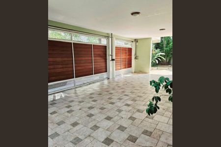 Casa à venda com 560m², 5 quartos e 4 vagas