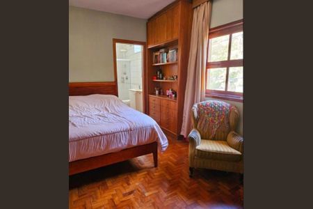 Casa à venda com 560m², 5 quartos e 4 vagas