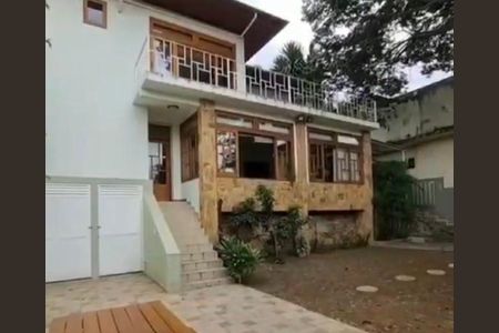 Casa à venda com 560m², 5 quartos e 4 vagas