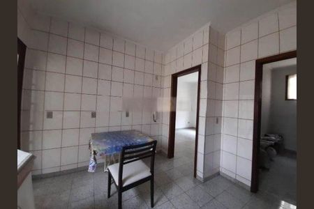 Casa à venda com 6 quartos, 390m² em Vila Congonhas, São Paulo