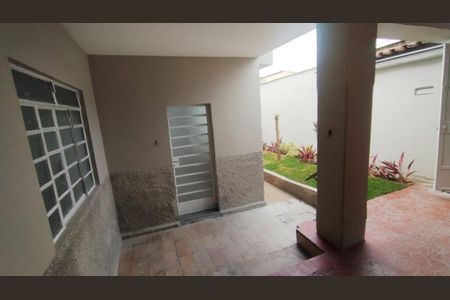 Casa à venda com 160m², 4 quartos e 1 vaga