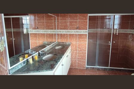 Casa à venda com 3 quartos, 400m² em Sapê, Niterói