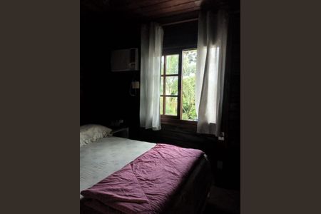 Casa à venda com 4 quartos, 360m² em Sapê, Niterói