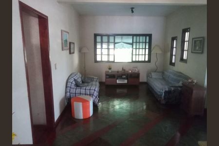 Casa à venda com 3 quartos, 155m² em Sapê, Niterói