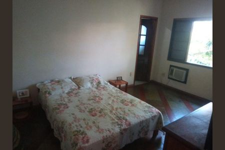 Casa à venda com 3 quartos, 155m² em Sapê, Niterói