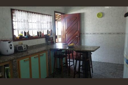 Casa à venda com 3 quartos, 155m² em Sapê, Niterói