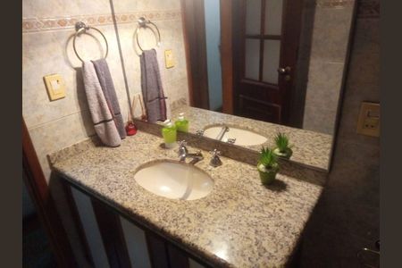 Casa à venda com 3 quartos, 155m² em Sapê, Niterói