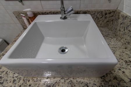 Apartamento à venda com 60m², 1 quarto e sem vagaBanheiro 