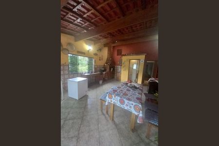 Casa à venda com 175m², 4 quartos e 2 vagas