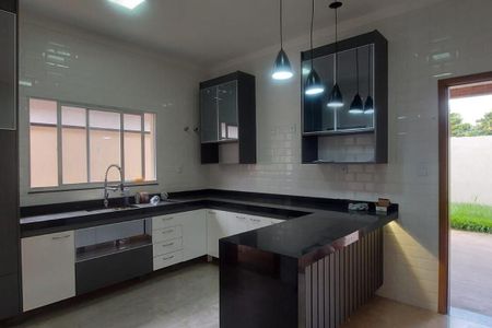 Casa à venda com 125m², 3 quartos e 2 vagas
