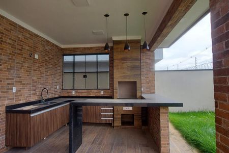 Casa à venda com 125m², 3 quartos e 2 vagas