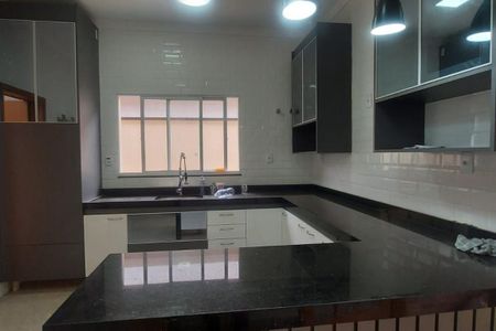 Casa à venda com 125m², 3 quartos e 2 vagas
