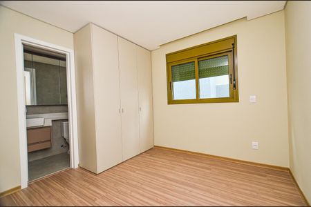 Apartamento à venda com 68m², 2 quartos e 2 vagasSuite 1