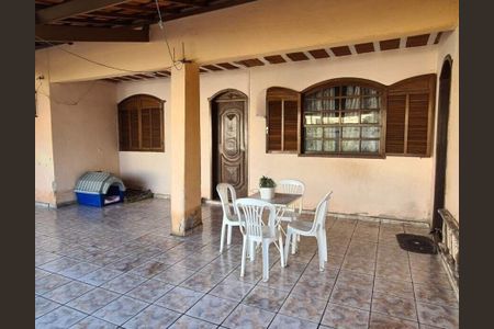 Casa à venda com 190m², 3 quartos e 6 vagas