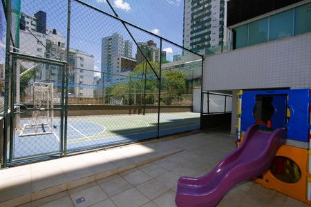 Apartamento à venda com 140m², 4 quartos e 4 vagasÁrea comum - Playground