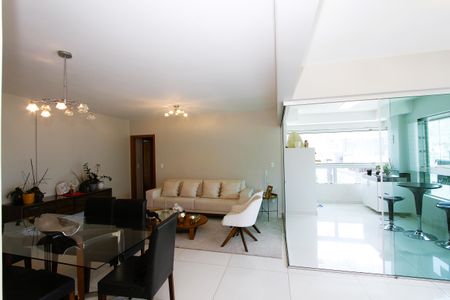 Apartamento à venda com 140m², 4 quartos e 4 vagasSala