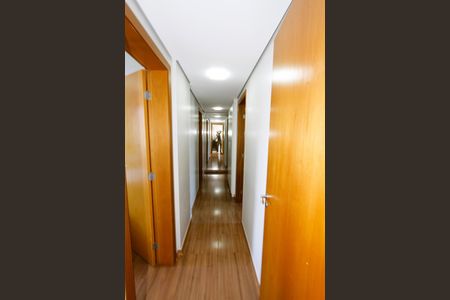 Apartamento à venda com 140m², 4 quartos e 4 vagasCorredor