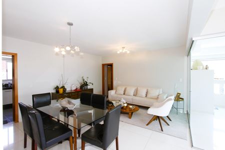 Apartamento à venda com 140m², 4 quartos e 4 vagasSala