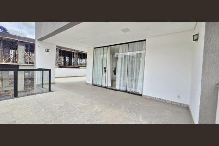 Casa à venda com 490m², 4 quartos e 4 vagasVaranda 