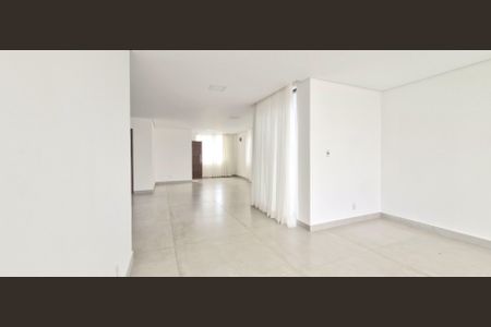 Sala de casa à venda com 4 quartos, 490m² em Célvia, Vespasiano