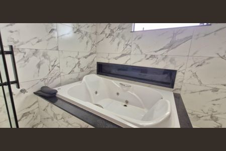 Casa à venda com 490m², 4 quartos e 4 vagasBanheiro Suíte 3