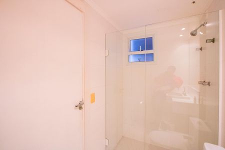 Apartamento à venda com 92m², 1 quarto e 2 vagas Apartamento à venda com 92m², 1 quarto e 2 vagasBanheiro 2 da Suíte