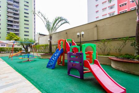 Apartamento à venda com 92m², 1 quarto e 2 vagas Apartamento à venda com 92m², 1 quarto e 2 vagasÁrea comum - Playground