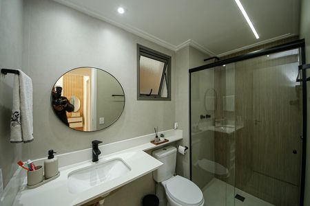 Banheiro social de apartamento à venda com 3 quartos, 80m² em Vila Ema, São Paulo