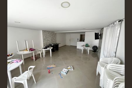 Apartamento à venda com 106m², 3 quartos e 2 vagas Apartamento à venda com 106m², 3 quartos e 2 vagasÁrea comum - Salão de festas