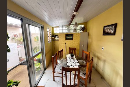 Apartamento à venda com 106m², 3 quartos e 2 vagas Apartamento à venda com 106m², 3 quartos e 2 vagasÁrea gourmet / Lavanderia