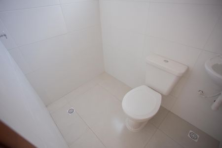 Banheiro Social de kitnet/studio para alugar com 1 quarto, 31m² em Carandiru, São Paulo