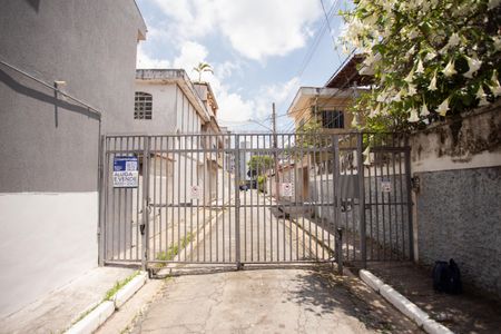 Studio para alugar com 31m², 1 quarto e sem vaga Studio para alugar com 31m², 1 quarto e sem vagaFachada + Placa