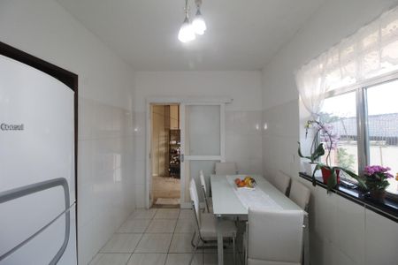 Casa à venda com 210m², 3 quartos e 2 vagasCozinha