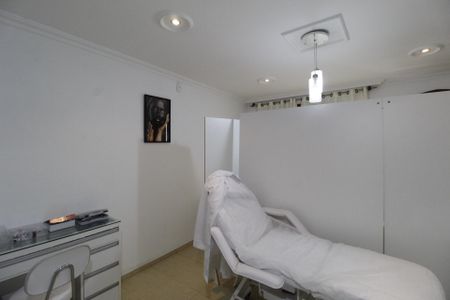 Casa à venda com 210m², 3 quartos e 2 vagasStudio