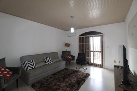 Casa à venda com 210m², 3 quartos e 2 vagasSala