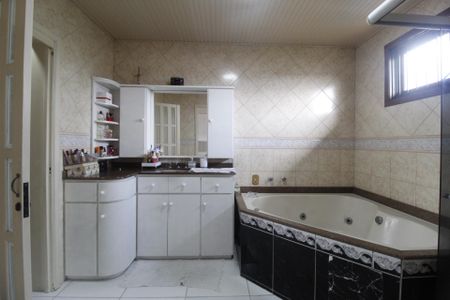 Casa à venda com 210m², 3 quartos e 2 vagasBanheiro da Suíte 1