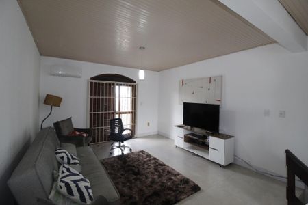 Sala de casa à venda com 3 quartos, 210m² em Parque Santa Fé, Porto Alegre