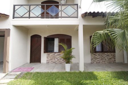 Casa à venda com 210m², 3 quartos e 2 vagasFachada