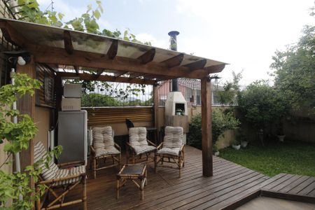 Casa à venda com 210m², 3 quartos e 2 vagasChurrasqueira