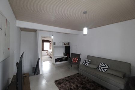 Casa à venda com 210m², 3 quartos e 2 vagasSala