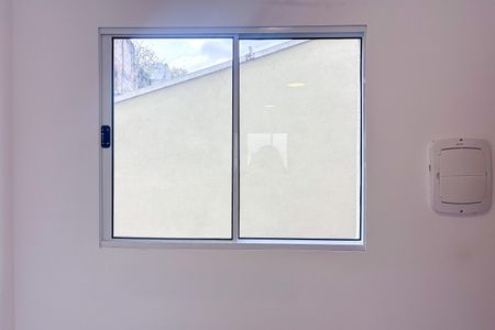 Sala de apartamento para alugar com 2 quartos, 41m² em Vila Paulo Silas, São Paulo