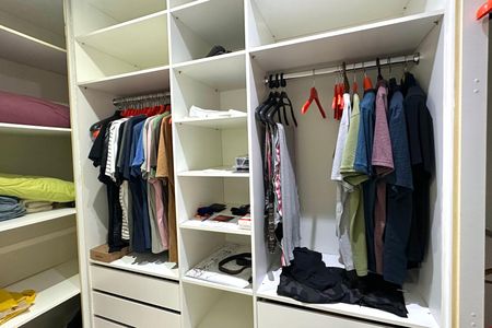 Apartamento à venda com 249m², 3 quartos e 1 vagaCloset da Suíte 1