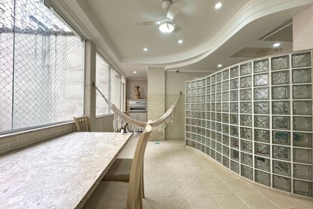 Apartamento à venda com 249m², 3 quartos e 1 vagaCopa