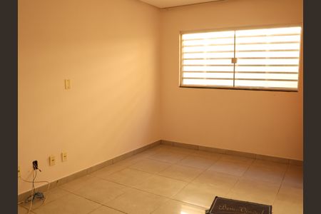 Sala de casa para alugar com 3 quartos, 290m² em Jardim Bela Vista, Goiânia