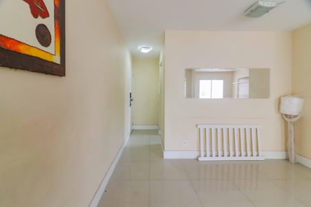 Sala de apartamento para alugar com 3 quartos, 95m² em Jardim Cláudia, São Paulo