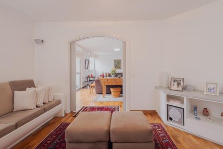 Sala de TV de apartamento à venda com 4 quartos, 258m² em Jardim Paulista, São Paulo