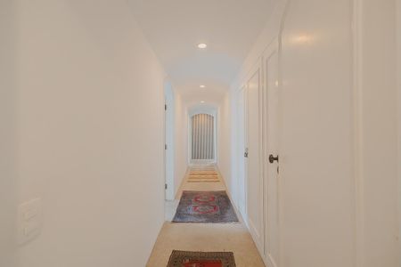 Apartamento à venda com 258m², 4 quartos e 2 vagasCorredor