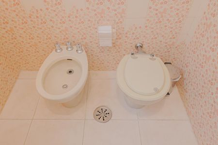 Apartamento à venda com 258m², 4 quartos e 2 vagasBanheiro da Suíte 2