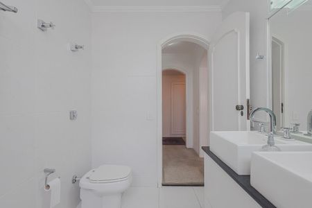 Apartamento à venda com 258m², 4 quartos e 2 vagasBanheiro da Suíte 1