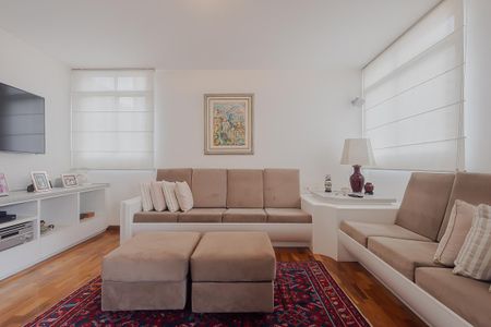 Sala de TV de apartamento à venda com 4 quartos, 258m² em Jardim Paulista, São Paulo